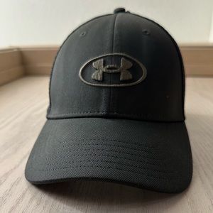 Men’s Under Armour UA Pro Fit Two Toned Trucker Hat w/ Snap Back